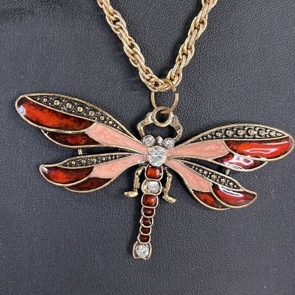 Gorgeous Dragonfly Pendant Necklace Gold Tone - Picture 2 of 7